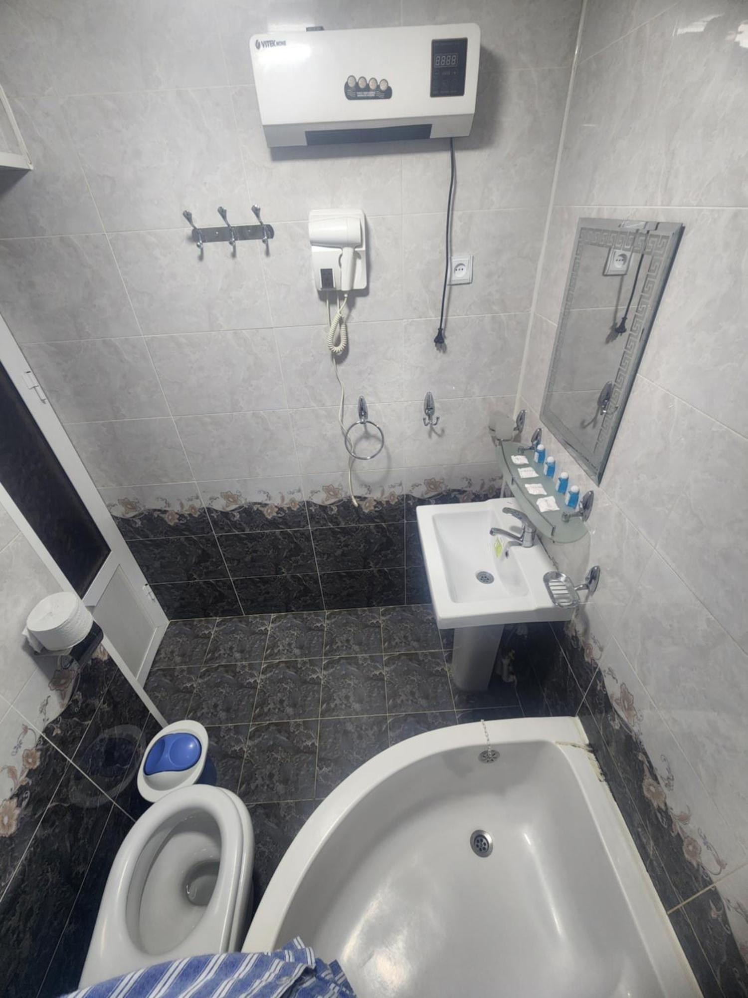 Alikhan Buhara Cameră foto